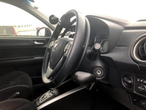 トヨタ　カローラフィールダー　手動運転装置　アクセルリング　ブレーキレバー　ステアリングデバイス　福祉車両
