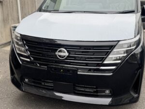 日産セレナ　ティップアッププレート取付け