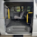 トヨタハイエース電動補助ステップ手すり取り付け