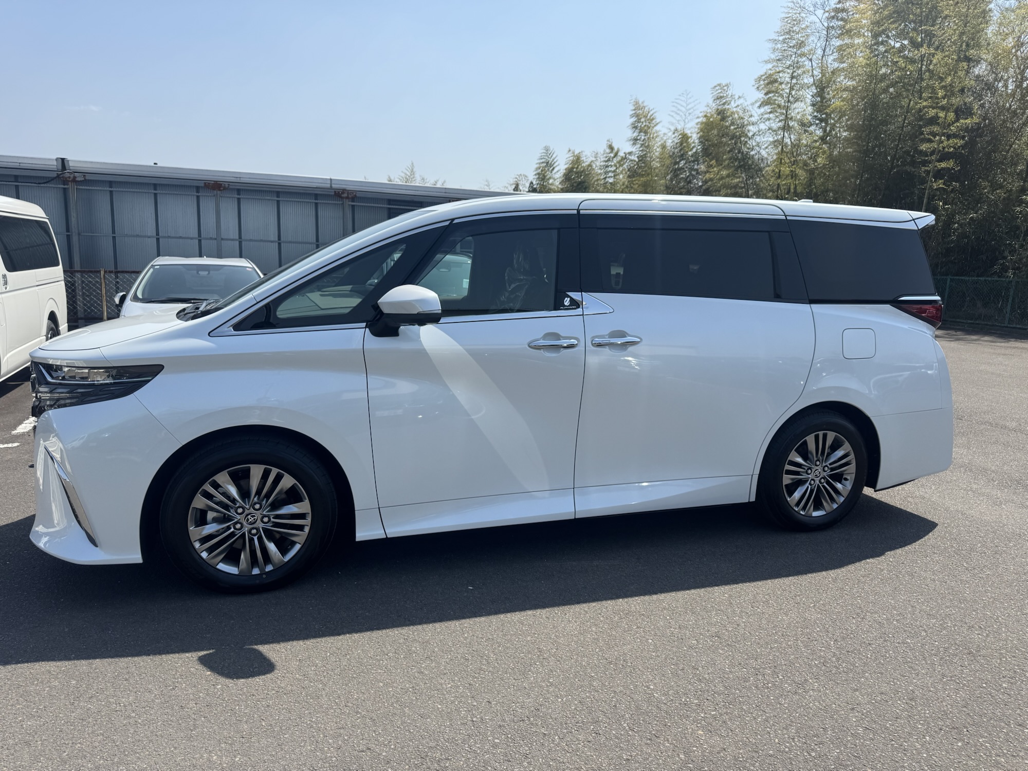 トヨタアルファードを福祉車両に改造